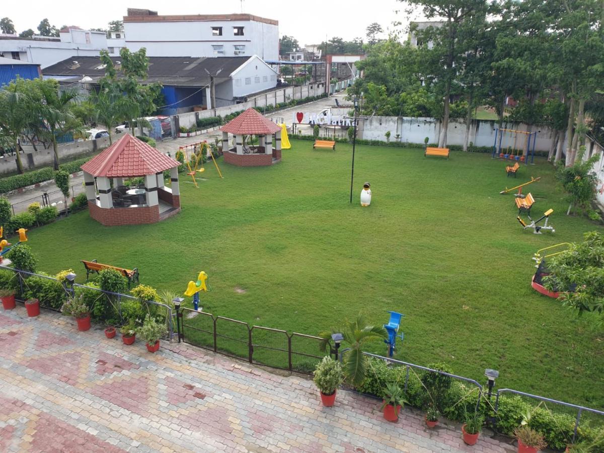 Hotel Shree R.C.Vatika à Motihari Extérieur photo